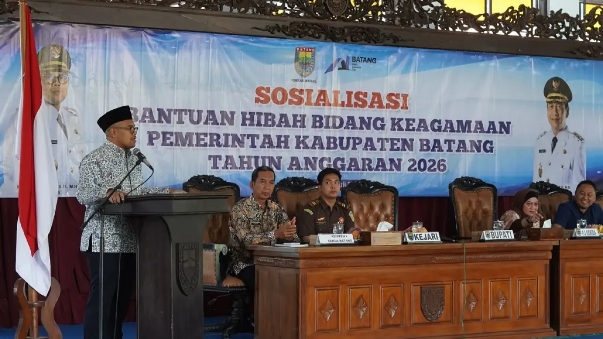 DUKUNG KEAGAMAAN: Bupati Batang M. Faiz Kurniawan dalam acara Sosialisasi Bantuan Hibah Bidang Keagamaan Tahun 2026 di Pendopo Kabupaten Batang.