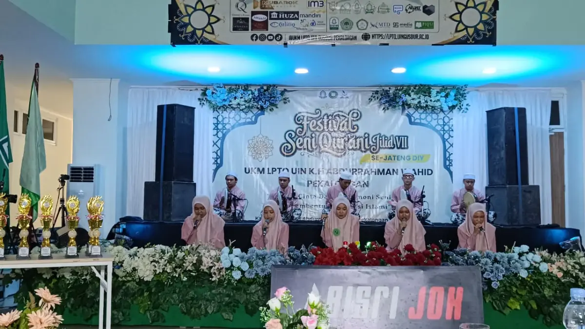FESTIVAL TAHUNAN : FESQI Jilid VII tingkat Jateng DIY mengusung tema "Merajut Cinta dalam Harmoni Seni untuk Membentuk Generasi Islami" di Kampus 2 Kajen UIN Gus Dur. (MOCH FALAHUDDIN/JAWA POS METRO PEKALONGAN)