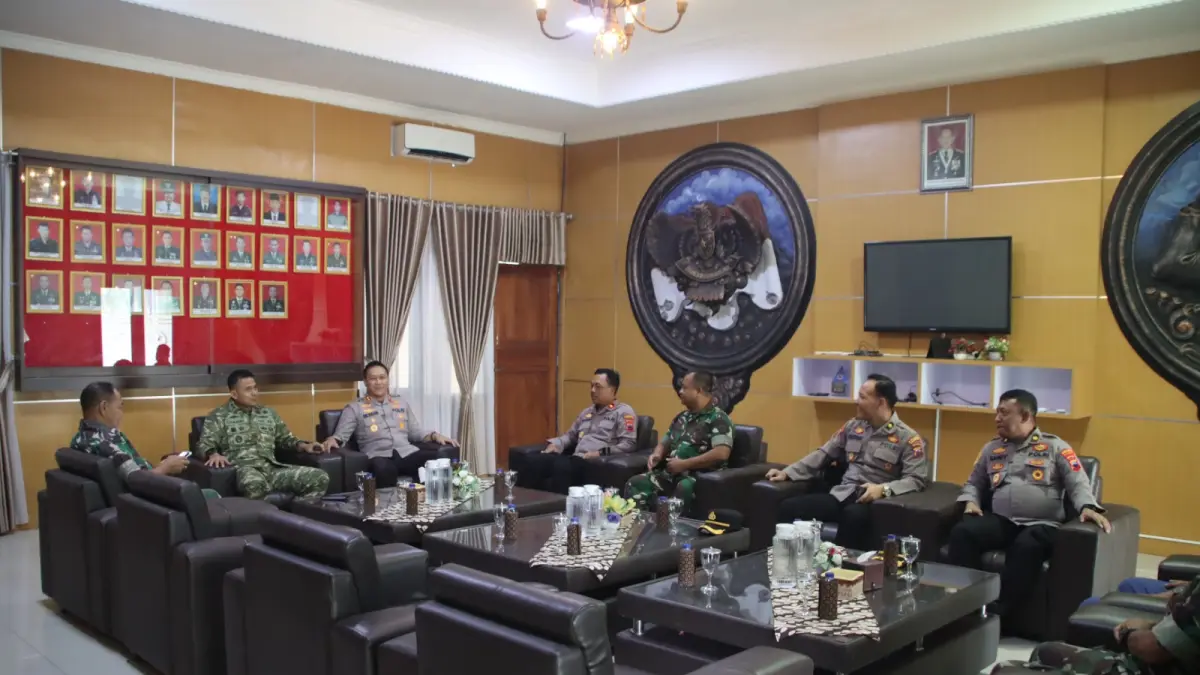 KUNJUNGAN : Polres Pekalongan Kota bersama jajaran saat silaturahmi ke Markas Kodim 0710/Pekalongan, pada Selasa (14/7/2026).(ist)