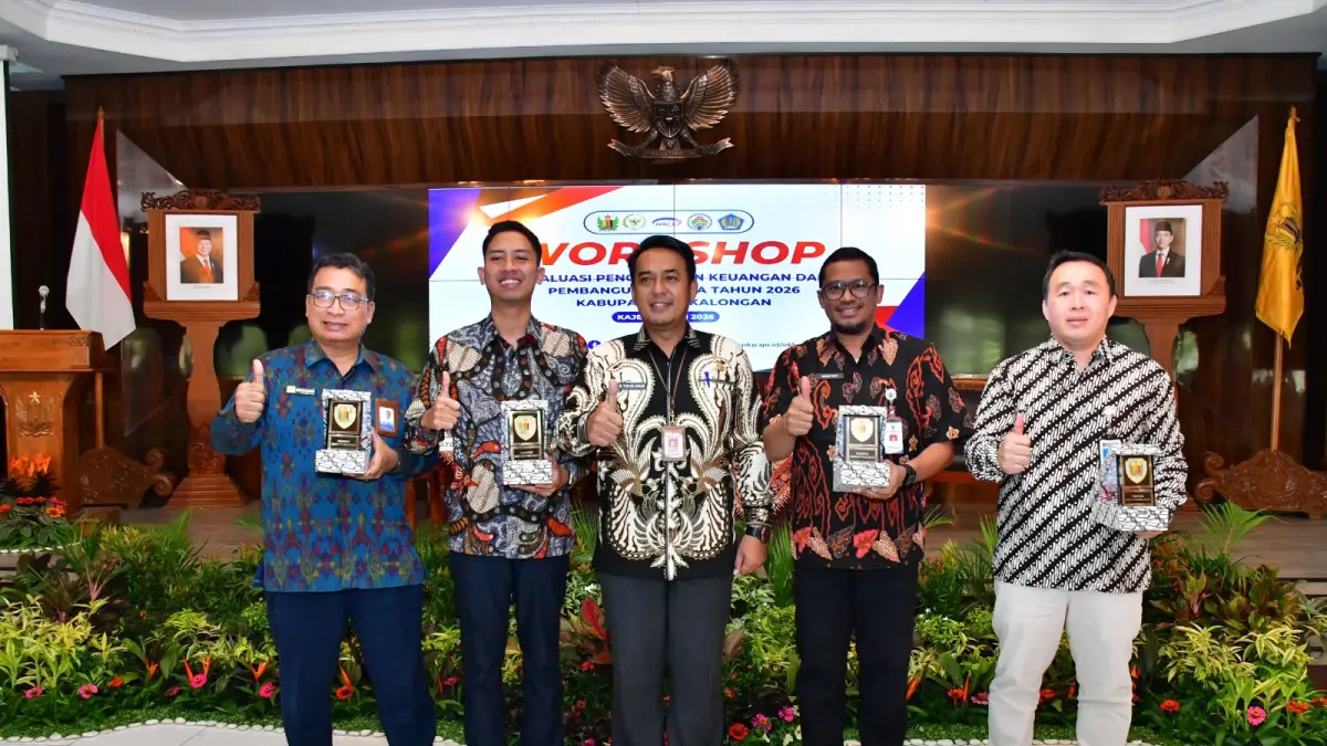 BERBENAH: Sekda Kabupaten Pekalongan Yulian Akbar saat membuka workshop evaluasi pengelolaan keuangan dan pembangunan, Kamis (16/7/2026). 