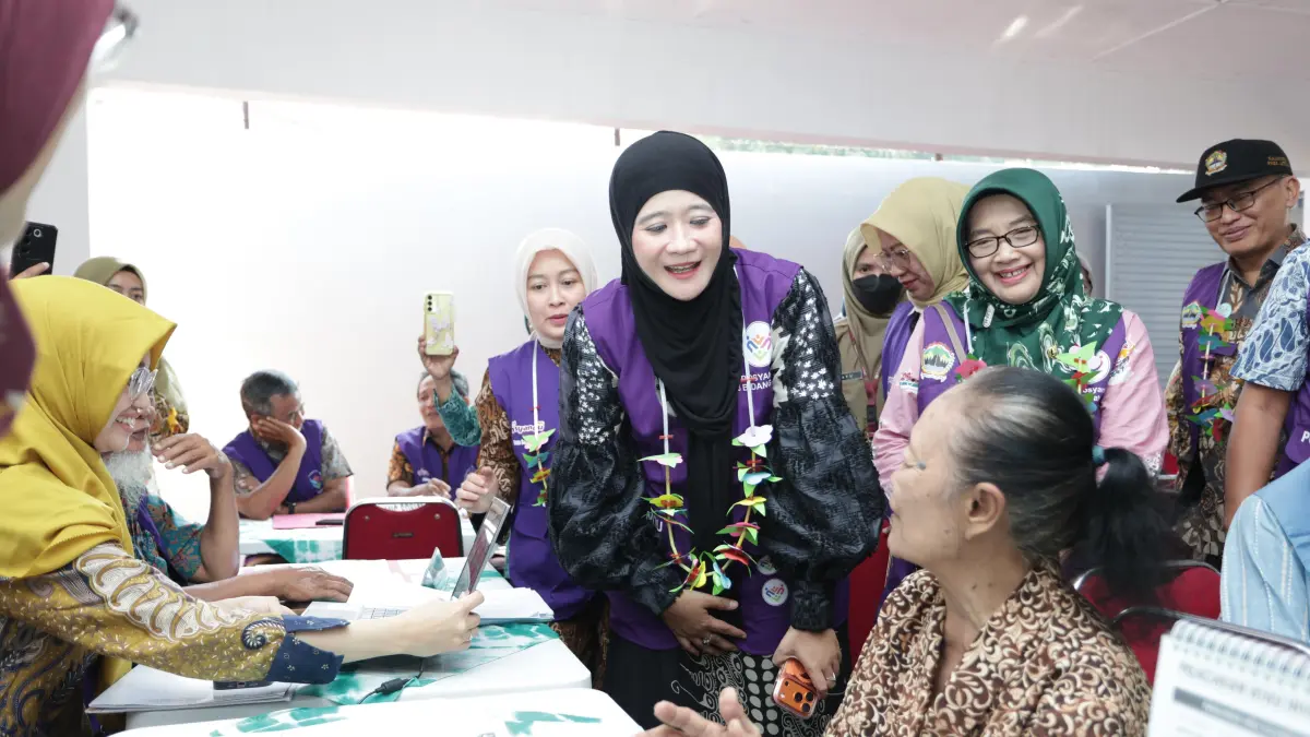 &nbsp;Pembina Posyandu Provinsi Jawa Tengah Hj.Nawal Arafah Yasin, meninjau Posyandu 6 Standar Pelayanan Minimal (SPM) RW 6 Kelurahan Penumping, Kecamatan Laweyan, Kota Surakarta, Kamis (16/7/2026).