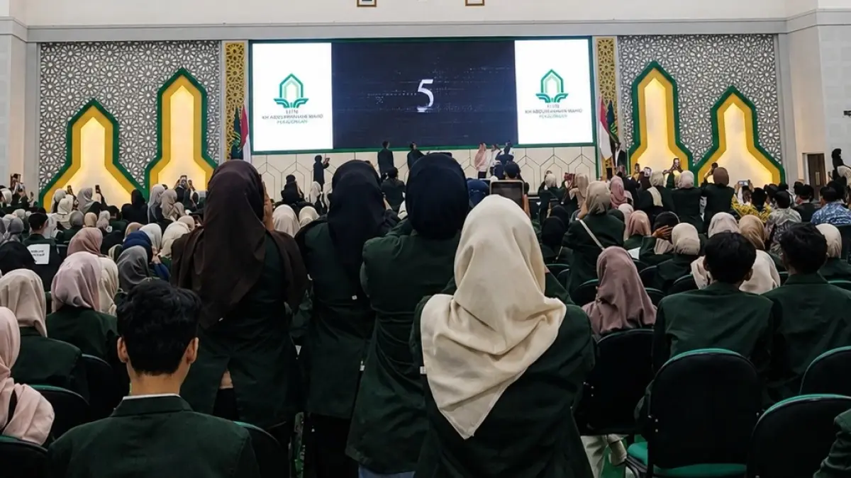 PELEPASAN KKN : Suasana pelepasan mahasiswa peserta KKN di Gedung Student Center UIN KH Abdurrahman Wahid Pekalongan, Selasa 15 Juli 2026. (LAILATUS SYARIFAH/JAWA POS METRO PEKALONGAN)