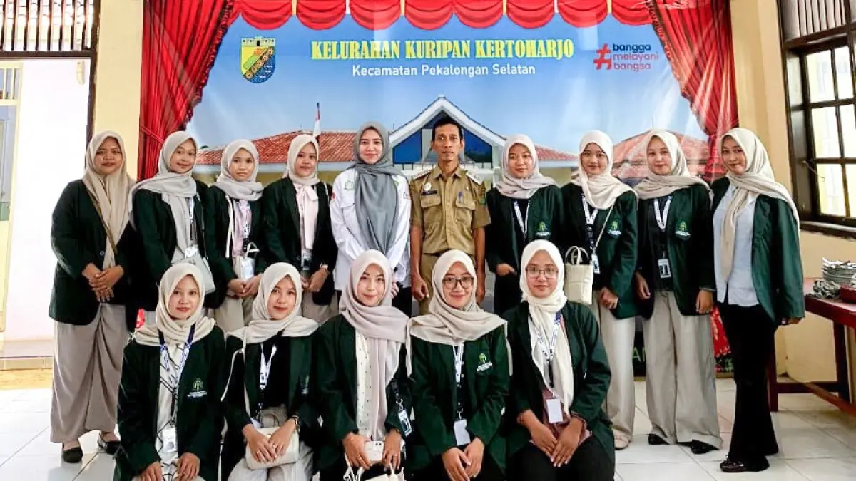 KKN : Mahasiswa KKN Terintegrasi ke-65 UIN Gus Dur Pekalongan resmi memulai pengabdian di Kelurahan Kuripan Kertoharjo, Kecamatan Pekalongan Selatan, Senin 20 Juli 2026. (MOCH FALAHUDDIN/JAWA POS METRO PEKALONGAN)