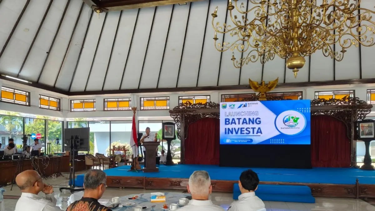 INVESTASI: Bupati Batang M Faiz Kurniawan saat memberi sambutan dalam peluncuran Batang Investa.
