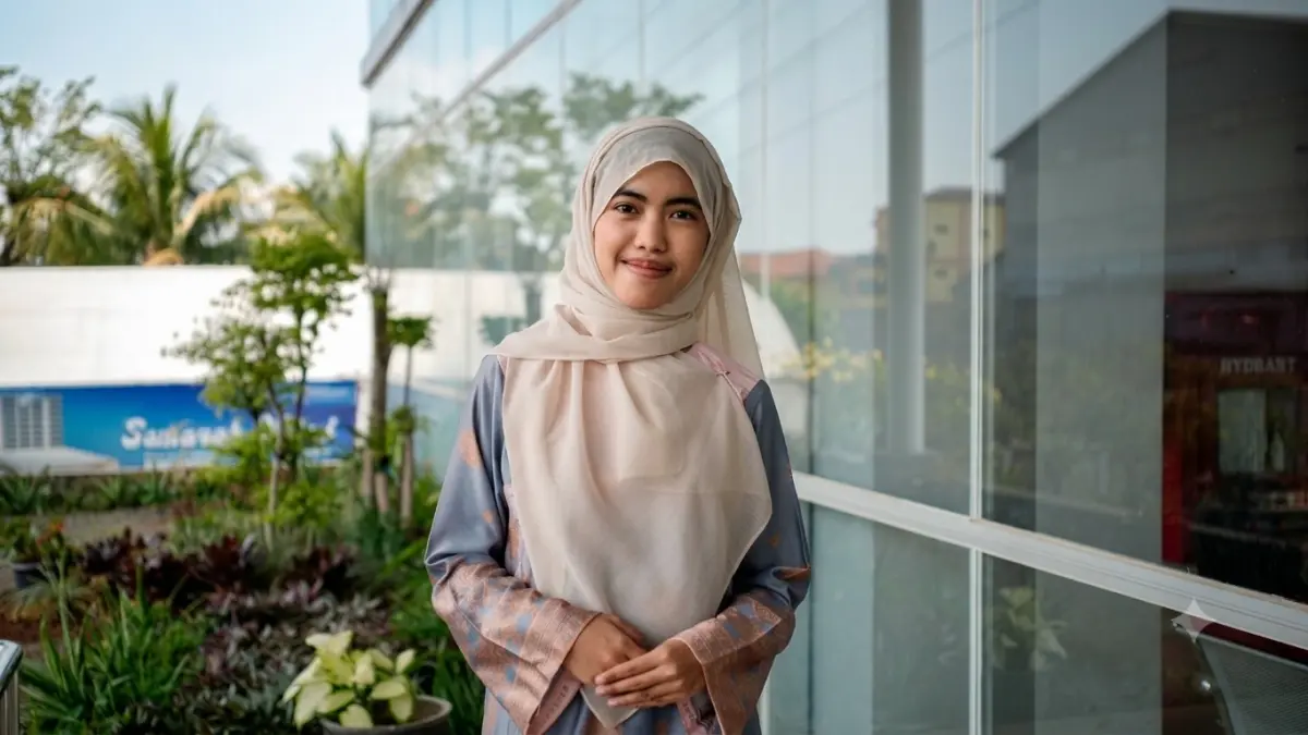DEMI ILMU: Fatin Nur Aisyah, mahasiswi asal Malaysia kuliah di UM Bandung. 