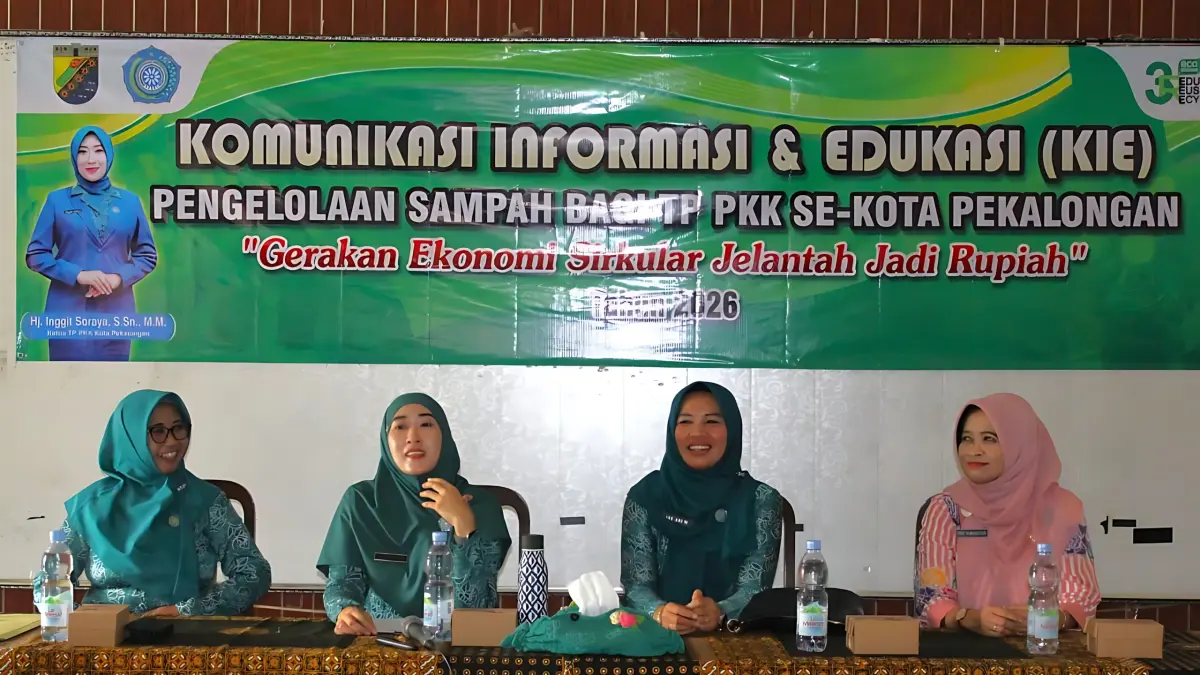 SOSIALISASI : Ketua TP PKK Kota Pekalongan Inggit Soraya saat sosilisasi KIE Gerakan Sampah Sirkular: Jelantah Jadi Rupiah, di Aula TP-PKK pada Kamis (31/7/2026).(ist)