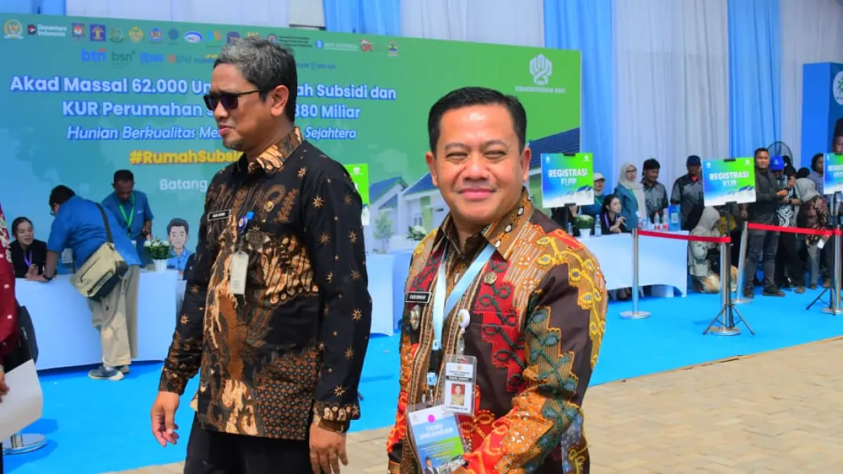 PERUMAHAN: Plt. Bupati Pekalongan Sukirman menghadiri akad massal rumah bersubsidi yang juga dihadiri Presiden Prabowo, di Kabupaten Batang, Kamis (30/7/2026). 