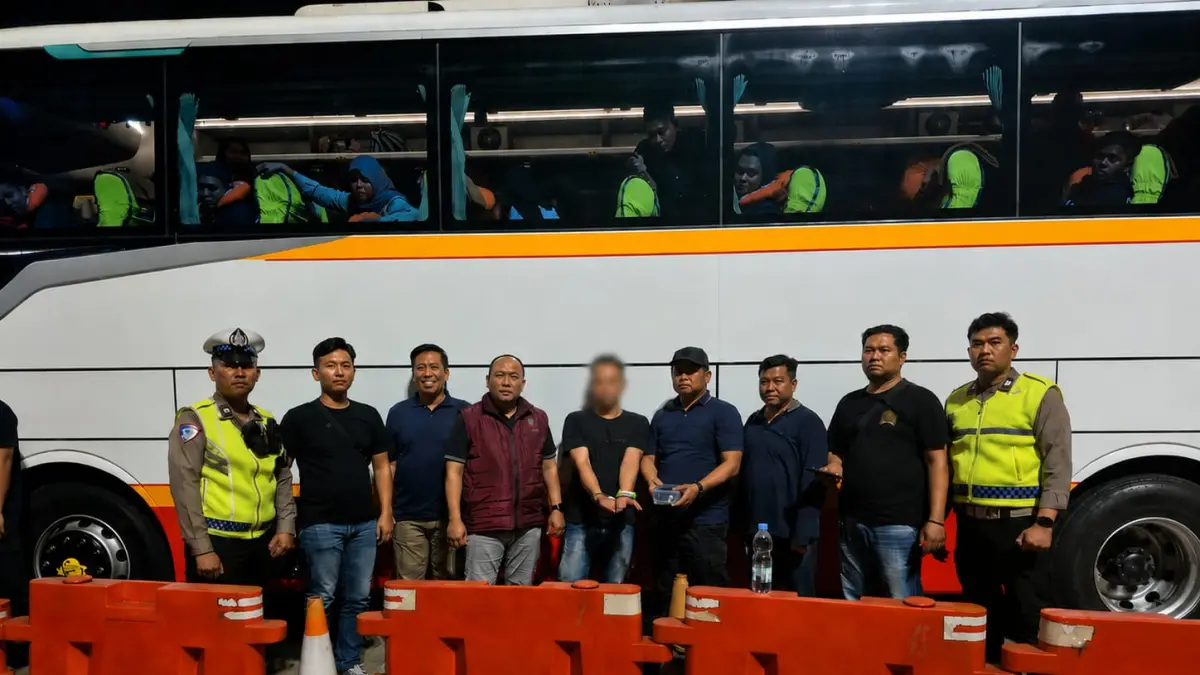 Sembunyikan Sabu dalam Botol Permen, Kondektur Bus Antarprovinsi Dibekuk Ditresnarkoba Polda Jateng. (ist)