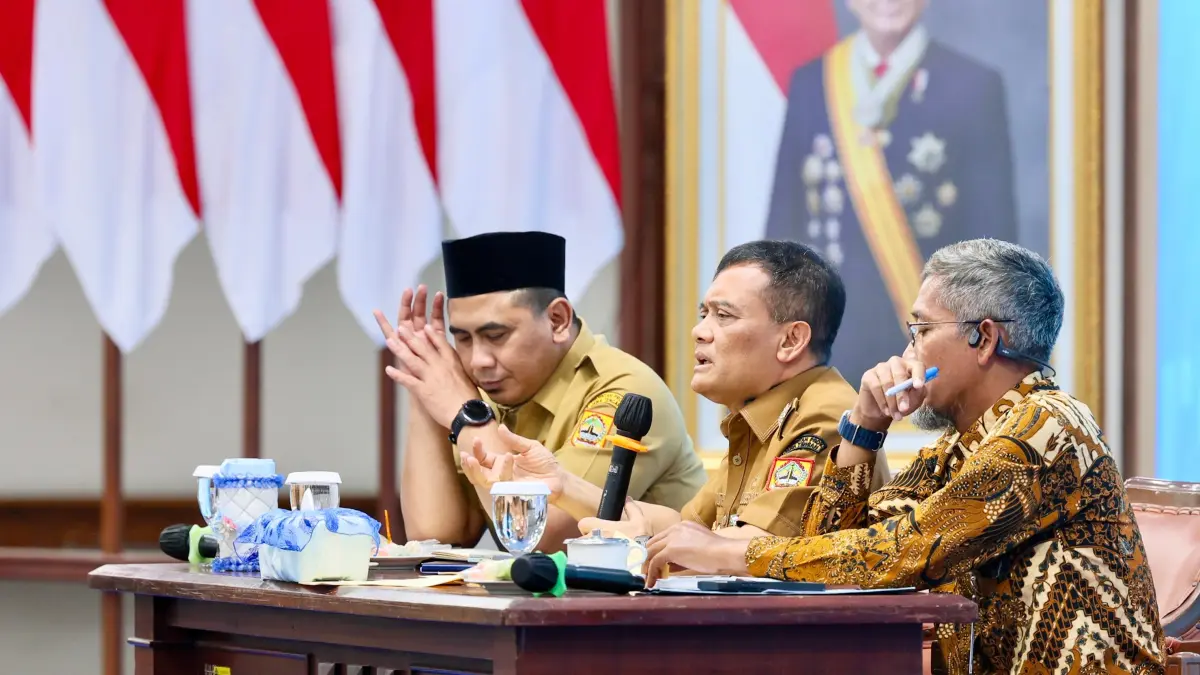 Gubernur Ahmad Luthfi didampingi Wakil Gubernur Taj Yasin, saat membuka Rapat Koordinasi Penguatan Sinergi Direksi dan Dewan Komisaris dalam Meningkatkan Kinerja dan Tata Kelola BUMD di Gedung Gradhika Bhakti Praja, Semarang, Senin (3/8/2026).