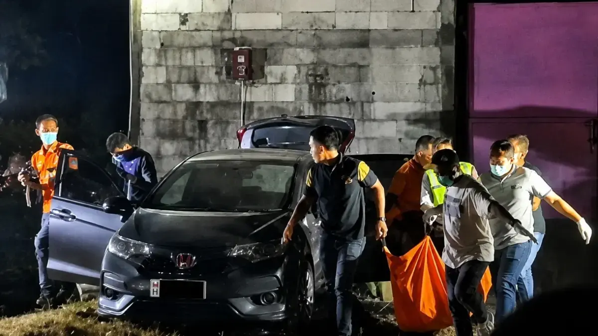 Jenazah bos konter royal phone Ambarawa dievakuasi dan dibawa ke RS Bhayangkara (ist)