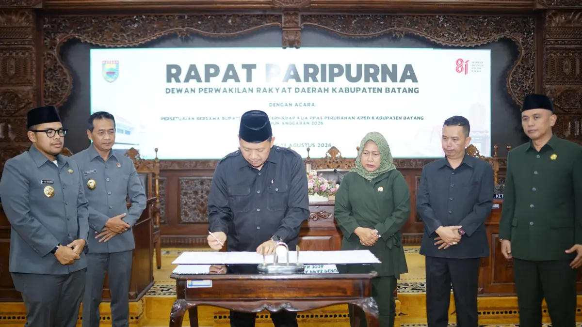 KESEPAKATAN: Suasana penandatanganan kesepakatan antara DPRD Batang bersama Bupati Batang.&nbsp;