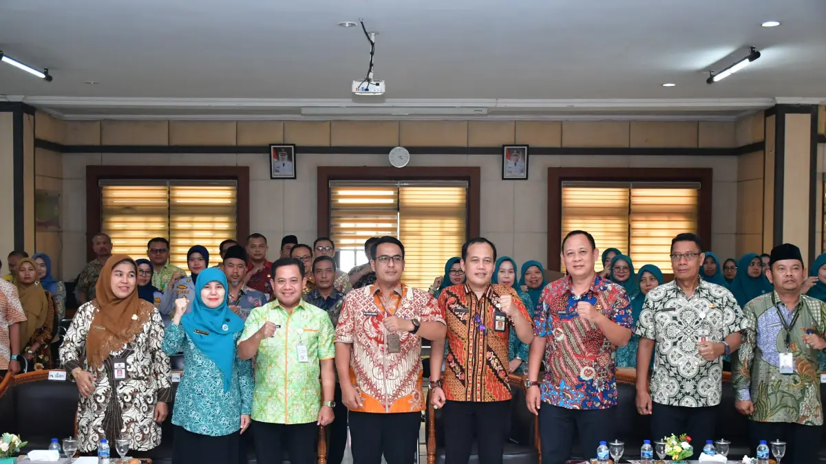SINERGI: Plt. Bupati Pekalongan Sukirman rapat konsultasi TP PKK Kabupaten Pekalongan, Kamis (13/8/2026). 