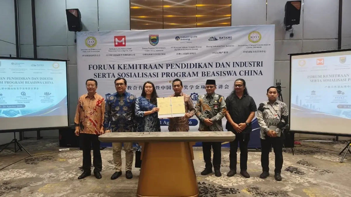 KERJASAMA: Penandatanganan kerja sama pendidikan dan industri dalam Forum Kemitraan Pendidikan dan Industri di Ballroom KITB.