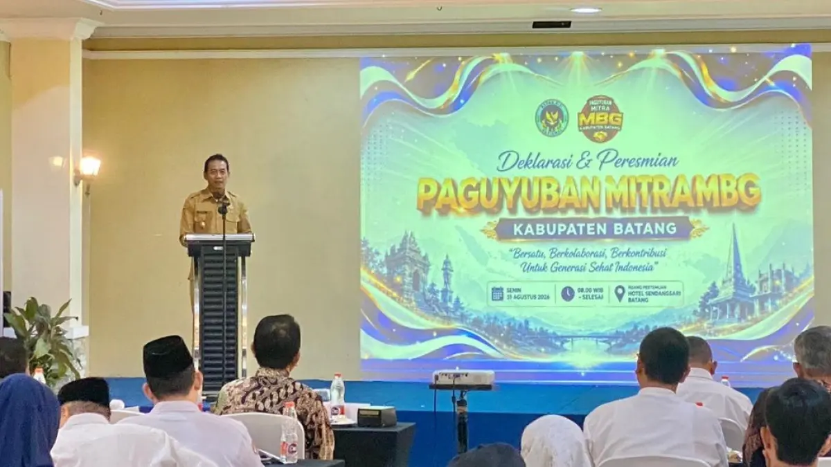 MAKAN BERGIZI: Wakil Bupati Batang Suyono saat memberikan sambutan dalam deklarasi dan pertemuan Paguyuban Mitra MBG.