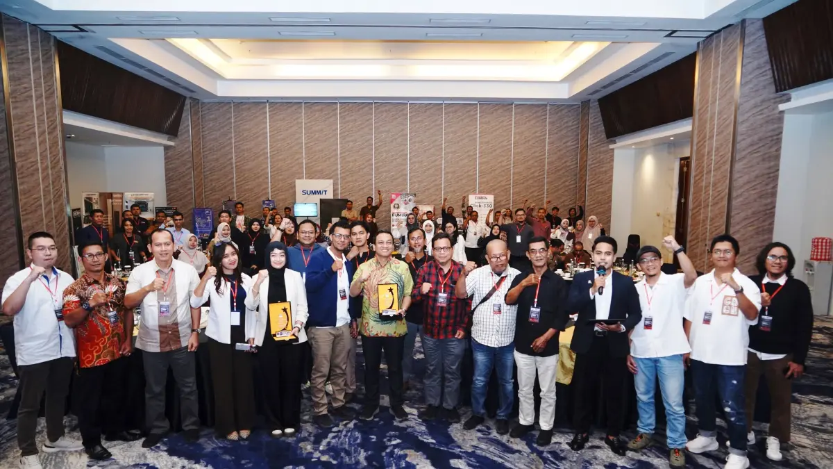 BERFOTO BERSAMA : Walikota Aaf saat berfoto Bersama dengan peserta seminar PiLARchitalk bertema “Empowering Local Talent to Shape More Beautiful Pekalongan Raya” di Hotel Amandaru, Sabtu (5/9/2026).(IST)