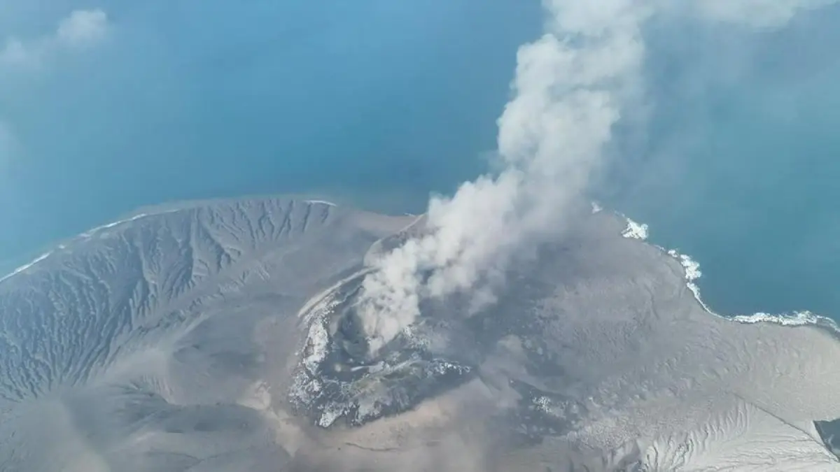 Foto udara Gunung Anak Krakatau, Sabtu (5/9/2026) petang. (Pusat Vulkanologi dan Mitigasi Bencana Geologi )