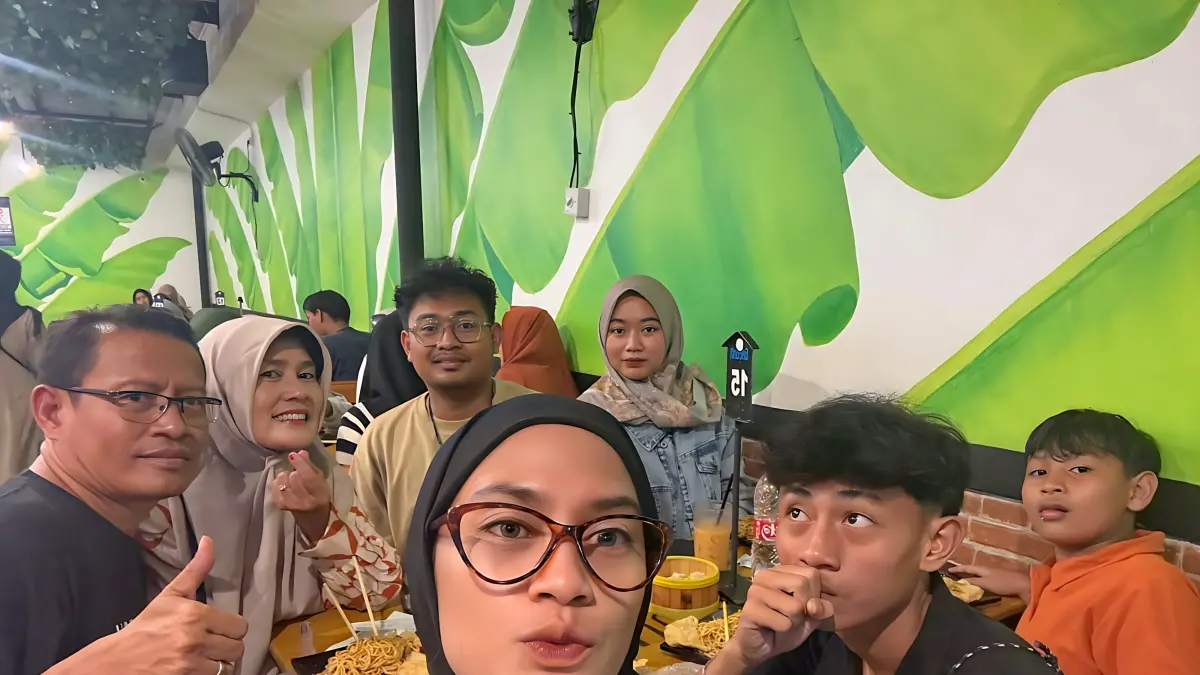 BARENG KELUARGA :&nbsp; Disela-sela sibuk kerja dan organisasi, rutin menyempatkan diri berkumpul bareng kelaurga besar.(IST)