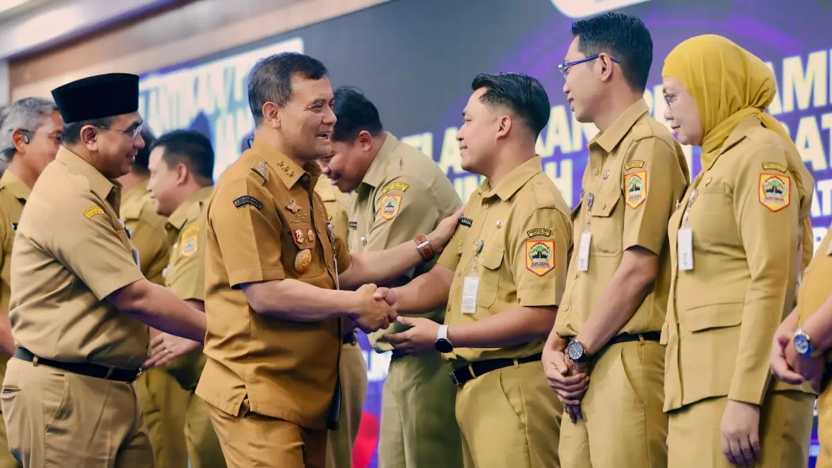 Ahmad Luthfi  melantik dan mengambil sumpah/janji 22 pejabat pimpinan tinggi pratama, administrator, pengawas, dan fungsional di Gradhika Bhakti Praja, Senin (21/9/2026).