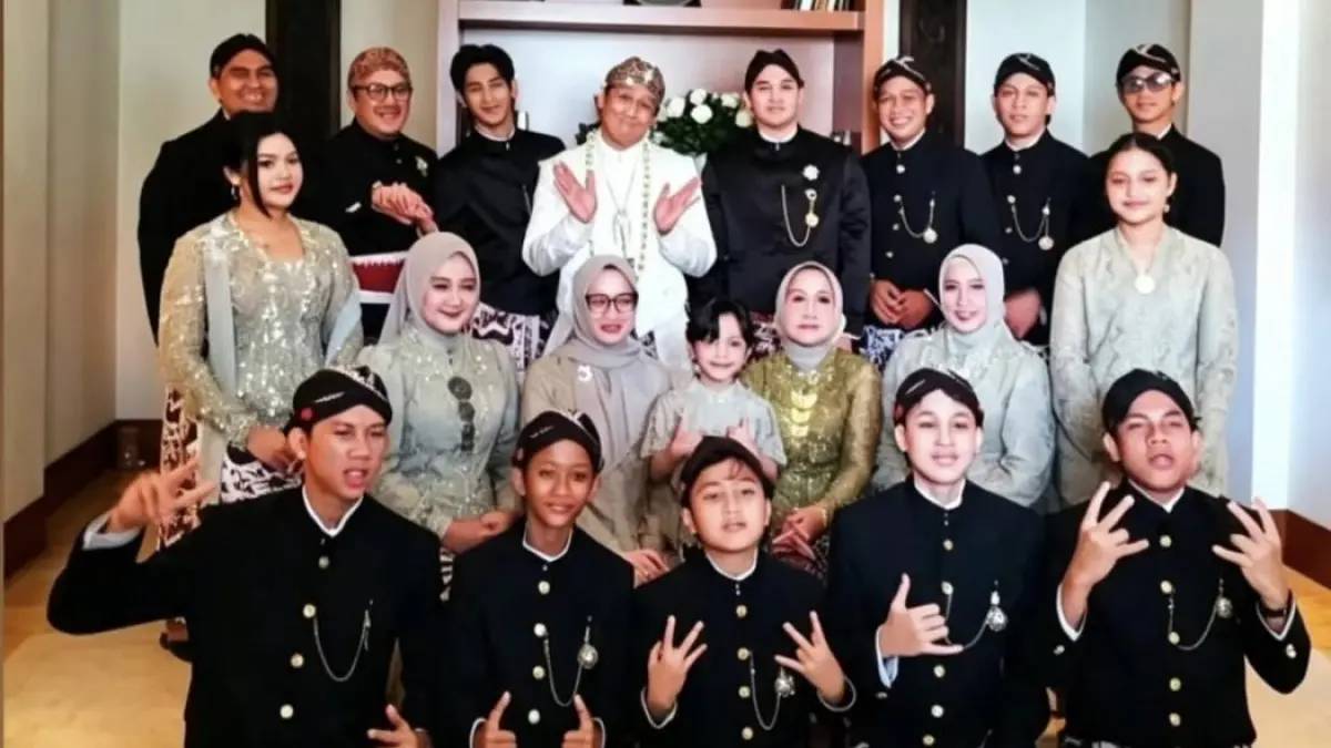 Momen anak-anak Andre Taulany di pernikanannya dengan Amanda Rigby. (Foto: Instagram)