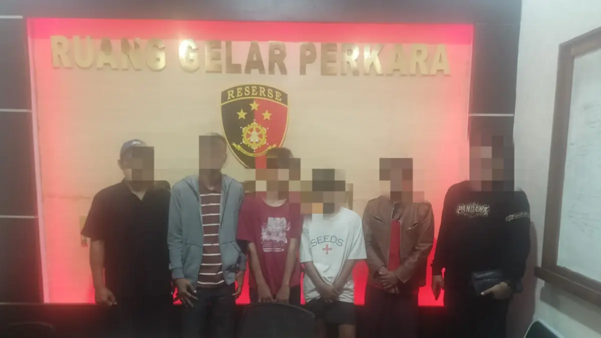 TERTANGKAP: Dua kreak tertangkap warga akhirnya dikembalikan ke orang tua oleh polisi.