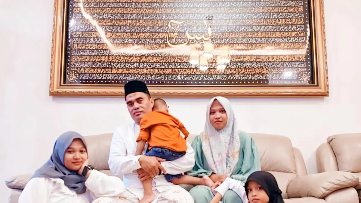 AKRAB : Kepala Kemenhaj Kota Pekalongan H Anton selalu menyempatkan diri berkumpul bersama keluarganya.(IST)