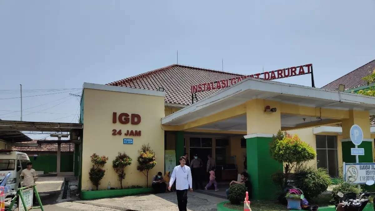 PENANGANAN MEDIS: Suasana instalasi gawat darurat di RSUD Batang.