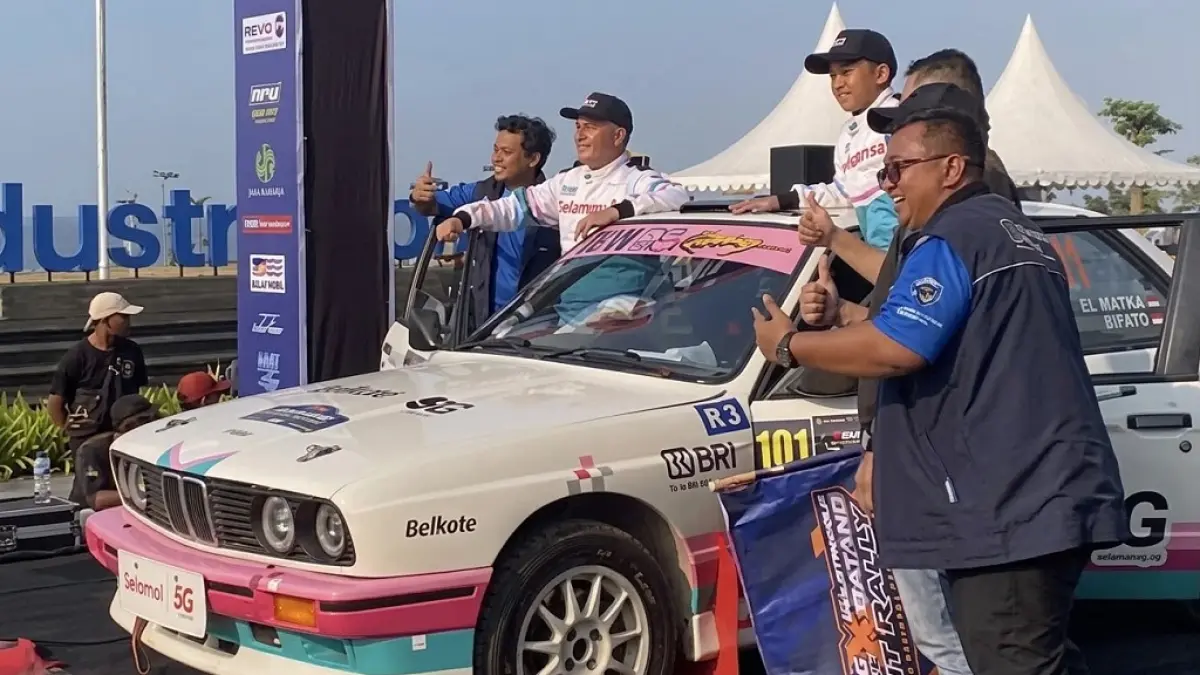 BALAP MOBIL: Suasana Kejurnas Sprint Rally di area KEK Industropolis Batang.