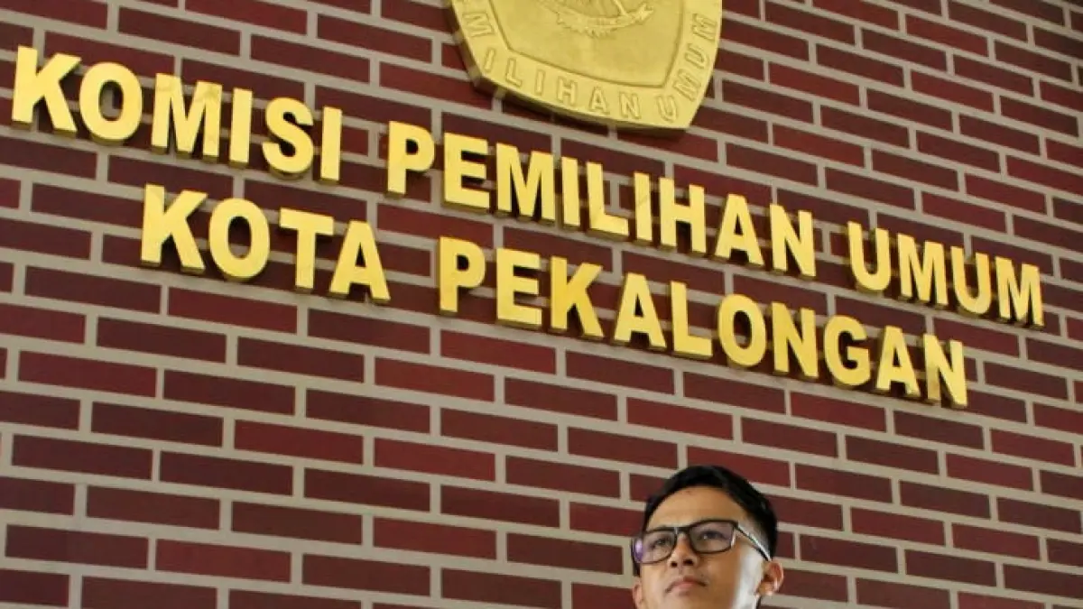 Ketua KPU Kota Pekalongan
Fajar Randi Yogananda, M.I.Pol.,