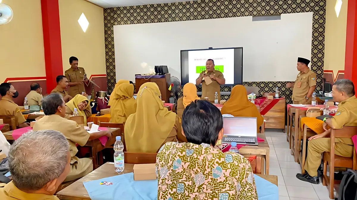 PELATIHAN : Sejumlah Kepsek SD di Kota Pekalongan, saat mengikuti Bimtek Program PINTAR MBS beberapa Waktu kemarin.(IST)