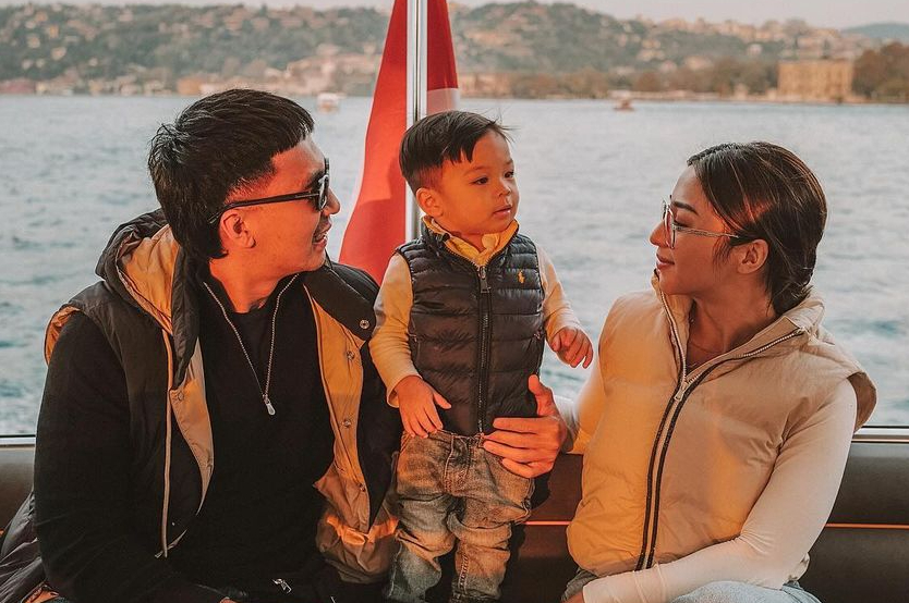 Nikita Willy bagikan pengalaman dan gaya parenting Yolo Mother.
