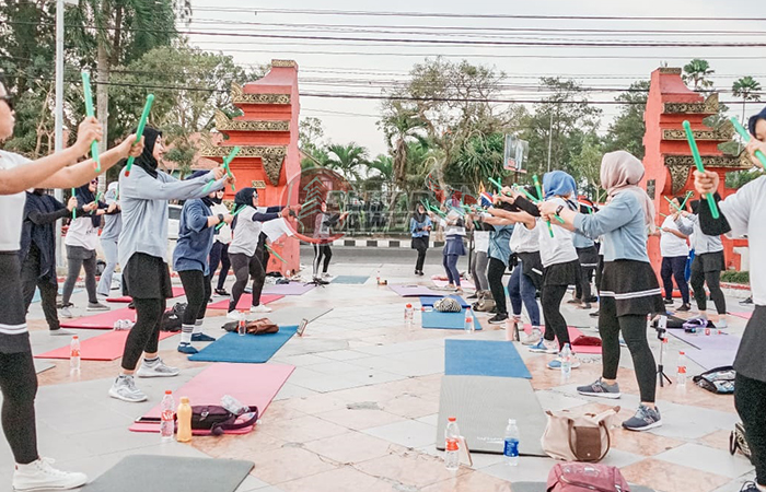 BAKAR LEMAK: Poundfit menjadi olahraga kardio yang dikemas menjadi fun workout. Banyak diminati kaum hawa.