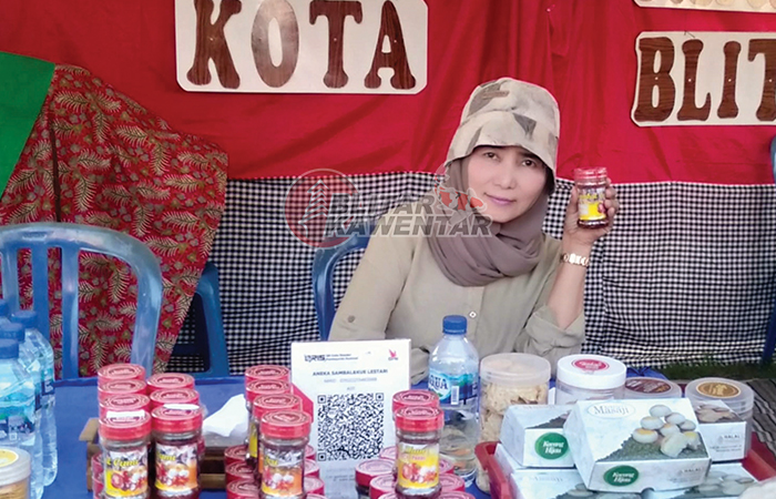 PELUANG EMAS: Aneka olahan sambal milik Lilik Lestari yang diminati hingga luar daerah.
