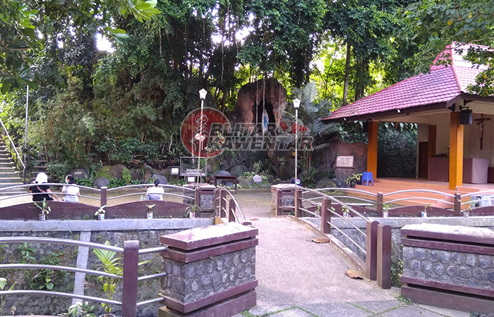Kenampakan dari goa maria