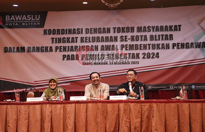 BERSAMA BAWASLU: Bawaslu Kota  Blitar gencar lakukan koordinasi  persiapan rekrutmen pengawas TPS  untuk pemilu serentak 2024, kemarin (23/12).
