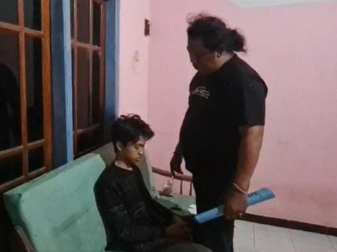 TANGKAPAN LAYAR: Polisi menginterogasi AF, salah satu saksi yang dicurigai sebagai pelaku pembunuhan, Selasa (2/1/2024).