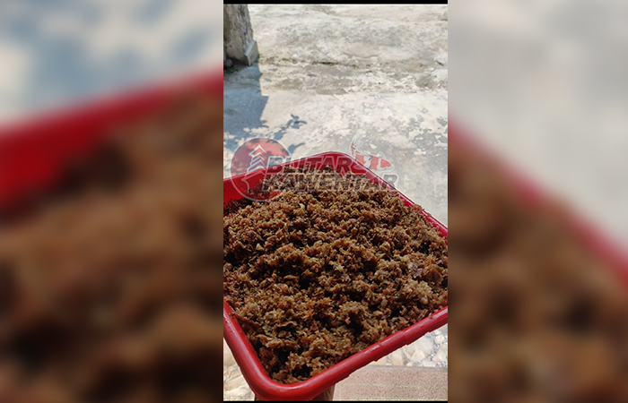 MENGGODA: Tekstur lembut abon belimbing cocok untuk dijadikan topping makanan.