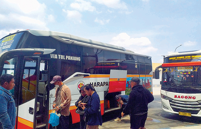 LIBUR PANJANG USAI: Momen Nataru, penumpang terminal meningkat 95-100 persen. Sejumlah fasilitas baru disiapkan untuk meningkatkan pelayanan.