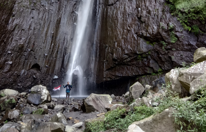 Menjadi salah satu rekomendasi yang wajib dikunjungi air terjun Coban Wilis tersebut.