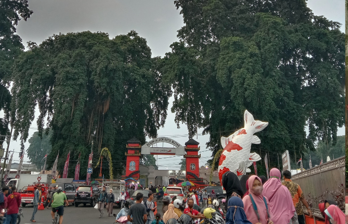 Banyak Juga di Blitar ada wisata dan kuliner