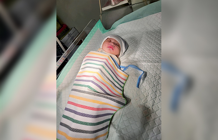 CANTIK: Bayi perempuan malang tersebut kini mendapat perawatan layak di Puskesmas Srengat.