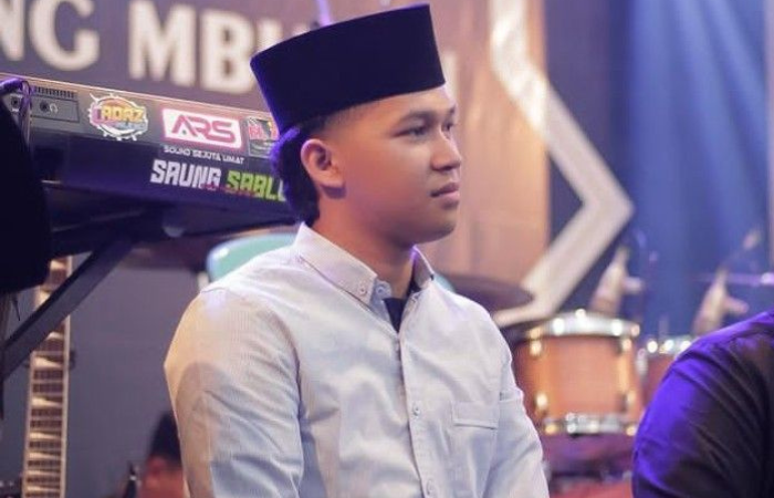 profil biografi badol vokalis grup Sabilu taubah