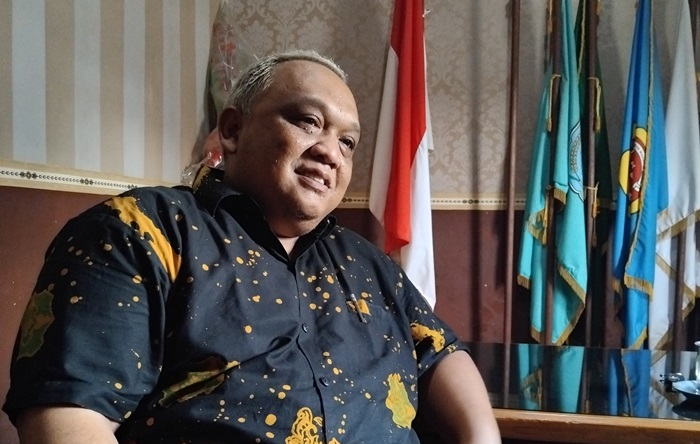 AKRAB: Kepala Desa Jimbe, Fendi Gira Santoso saat ditemui di ruang kerjanya Kamis (25/1).