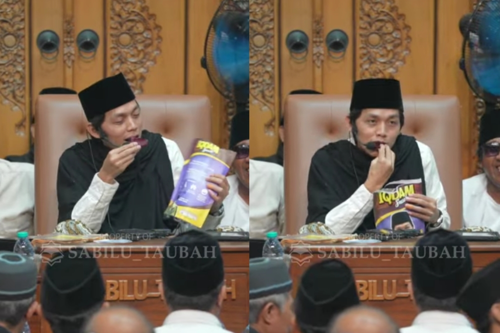 Gus Iqdam nyemil snack saat isi pengajian