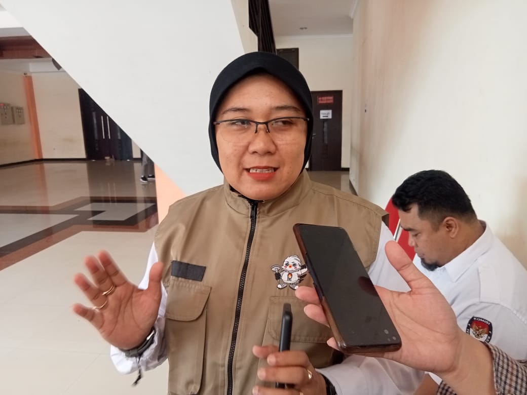 Ninik Sholikhah Komisioner KPU Kota Blitar Divisi Perencanaan Data dan Informasi
