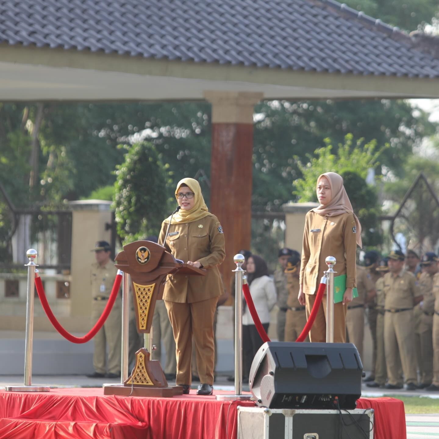 Bupati Blitar Rini Syarifah memimpin berpesan kepada ASN di Kabupaten Blitar dalam apel beberapa waktu lalu.