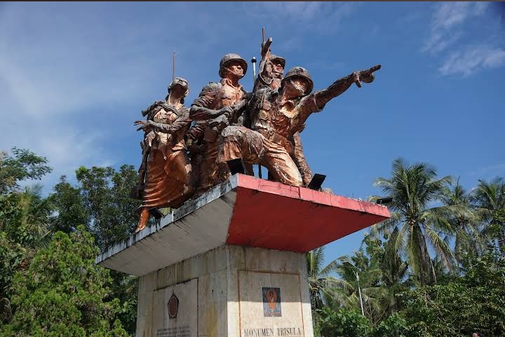 Monumen Trisula