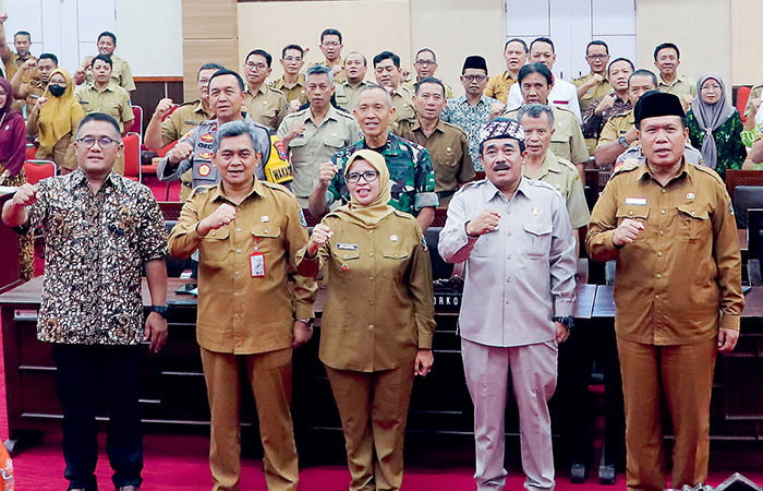 SEGERA PENSIUN: Sekretaris Daerah Kabupaten Blitar Izul Marom.