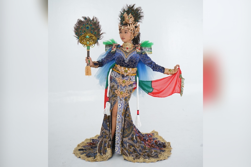 UNIK: Aurea Shifra Zahra Sinatrya  mengenakan kostum carnival dalam  sebuah event beberapa waktu lalu.