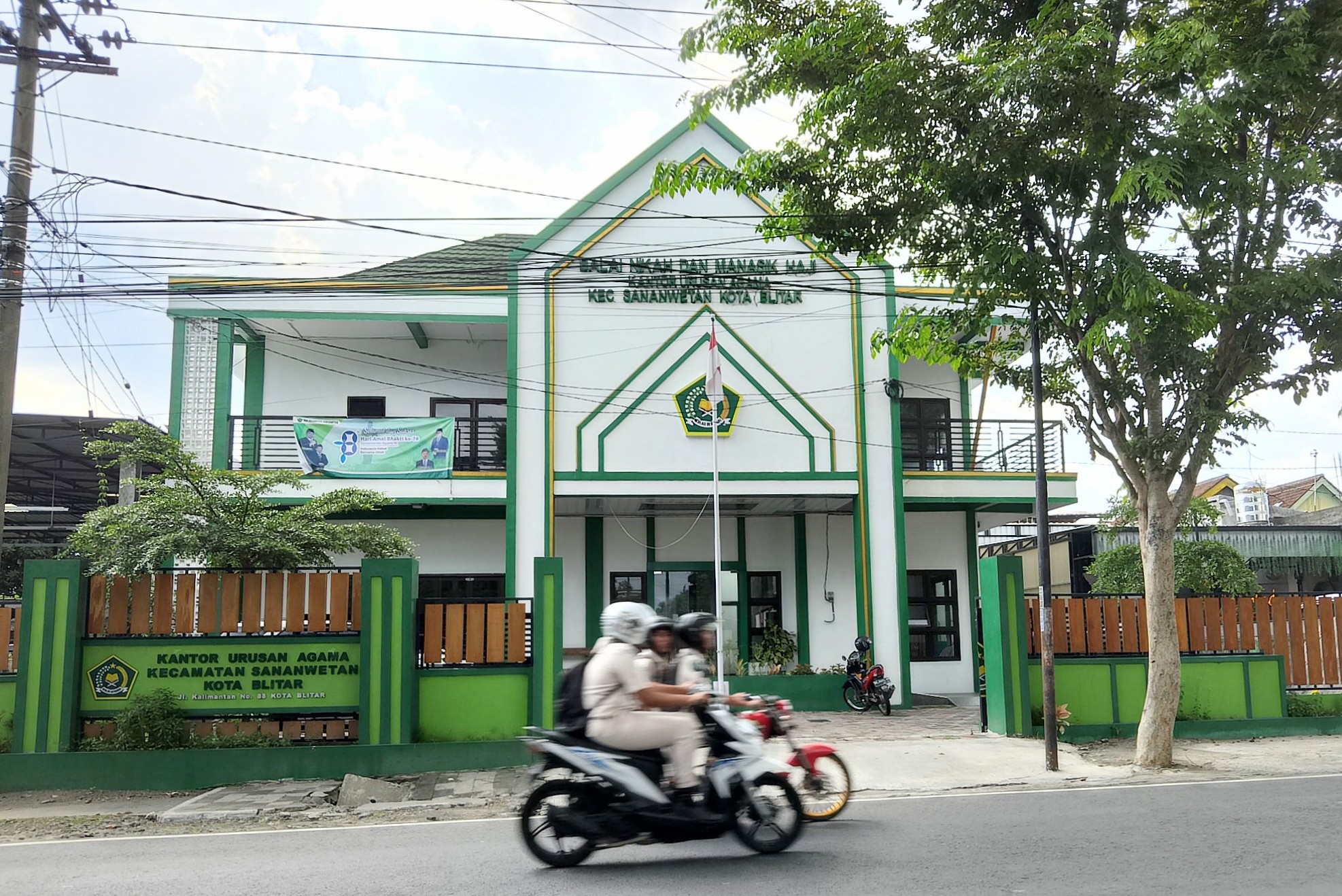 KOMPLIT: Bangunan KUA Kecamatan Sananwetan yang sudah mengantongi SBSN.