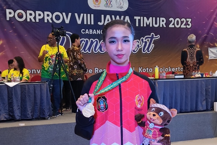 PANTANG MENYERAH: Hozena Eljoann Libby ketika mengikuti kompetisi dancesport beberapa waktu lalu.